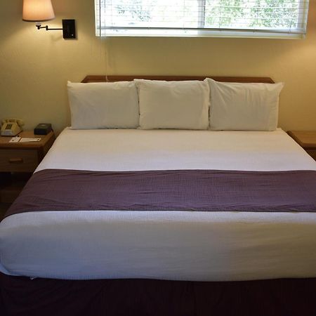 Lazy J Ranch Motel 쓰리리버스 외부 사진