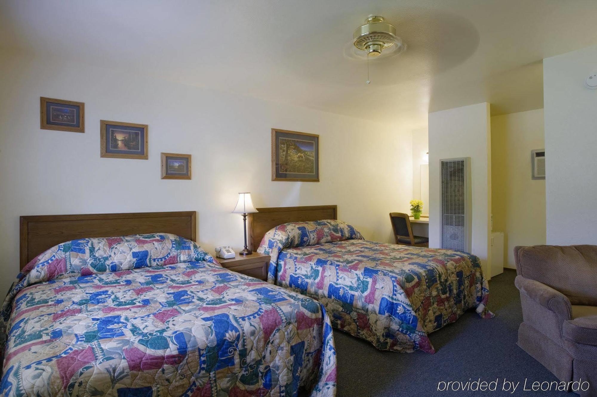 Lazy J Ranch Motel 쓰리리버스 객실 사진
