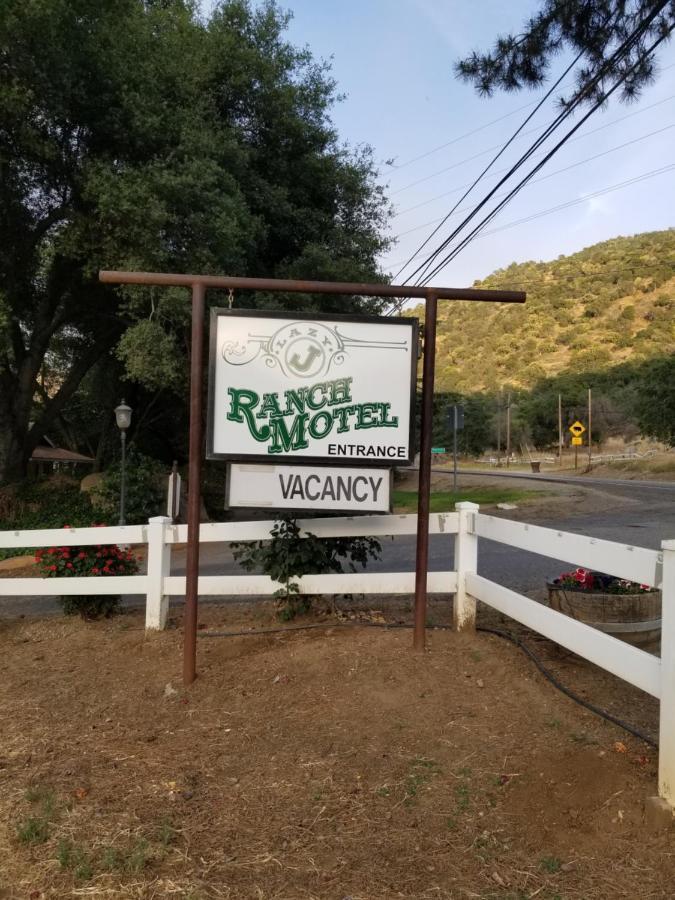 Lazy J Ranch Motel 쓰리리버스 외부 사진